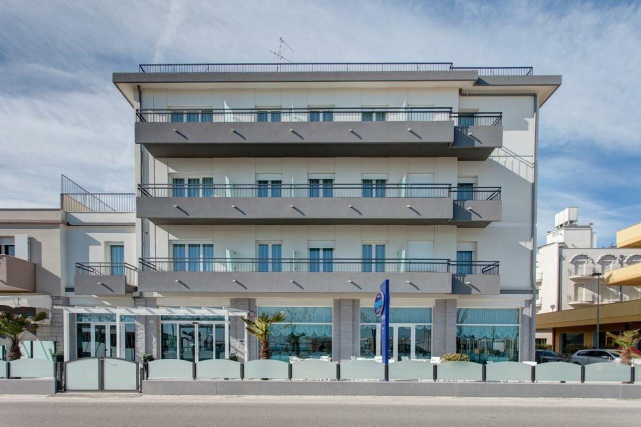 Hotel Platinum Rimini Esterno foto