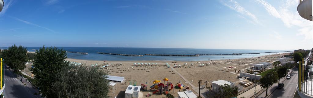 Hotel Platinum Rimini Esterno foto