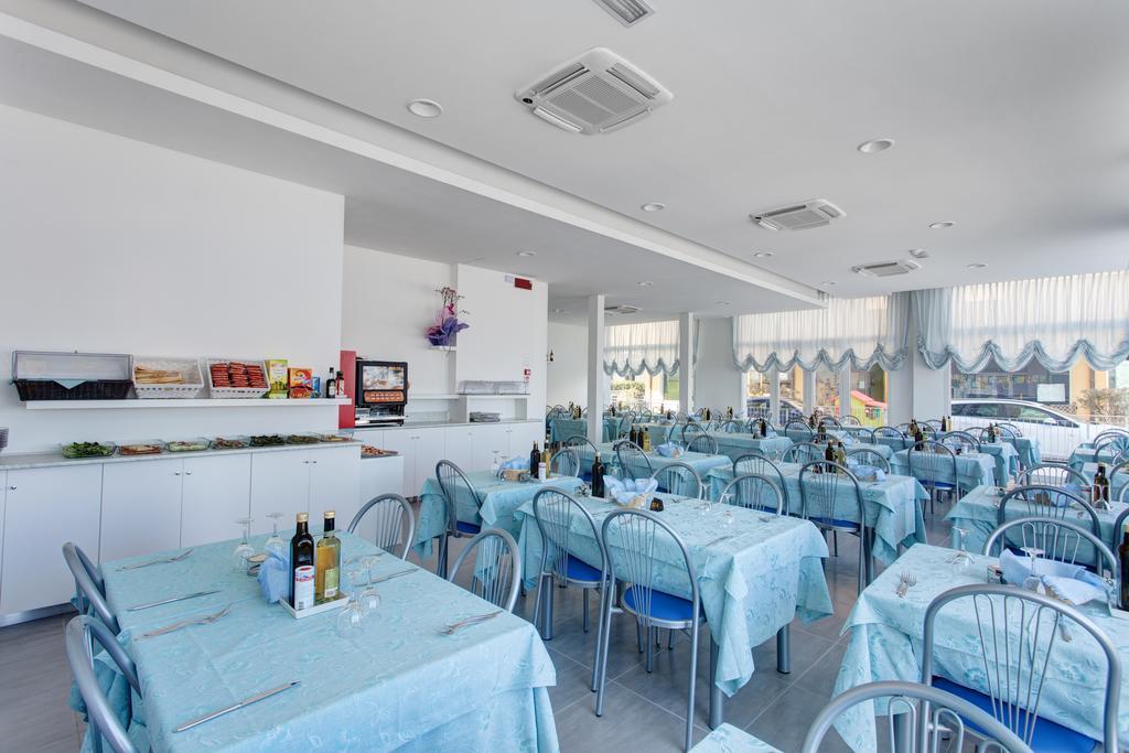 Hotel Platinum Rimini Esterno foto
